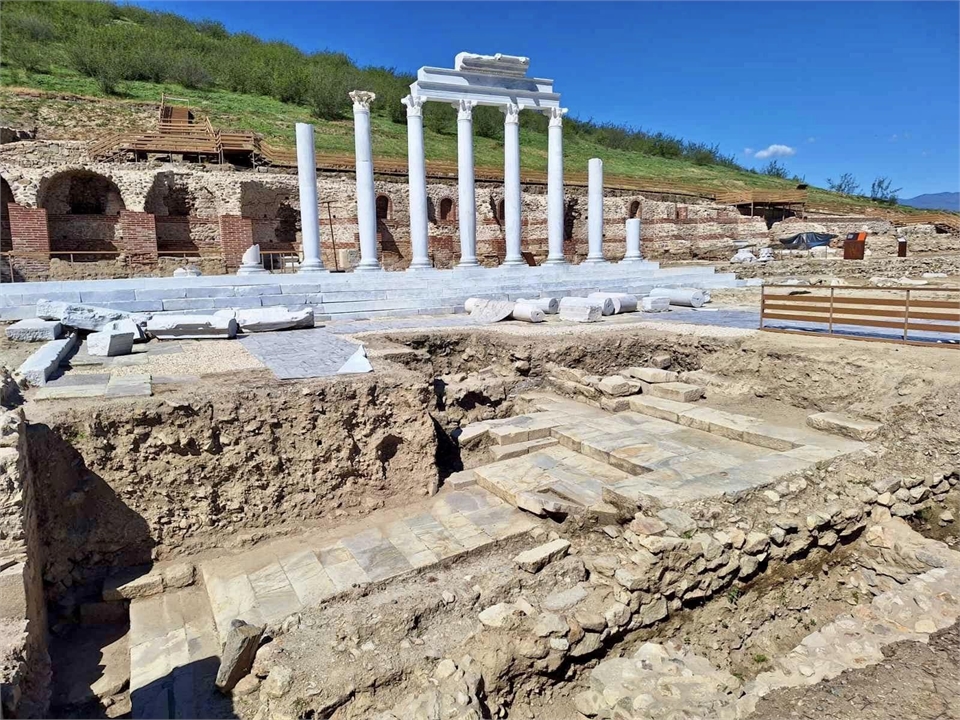 Реставрация на античен град Хераклея Синтика в местността Рупите край Петрич 